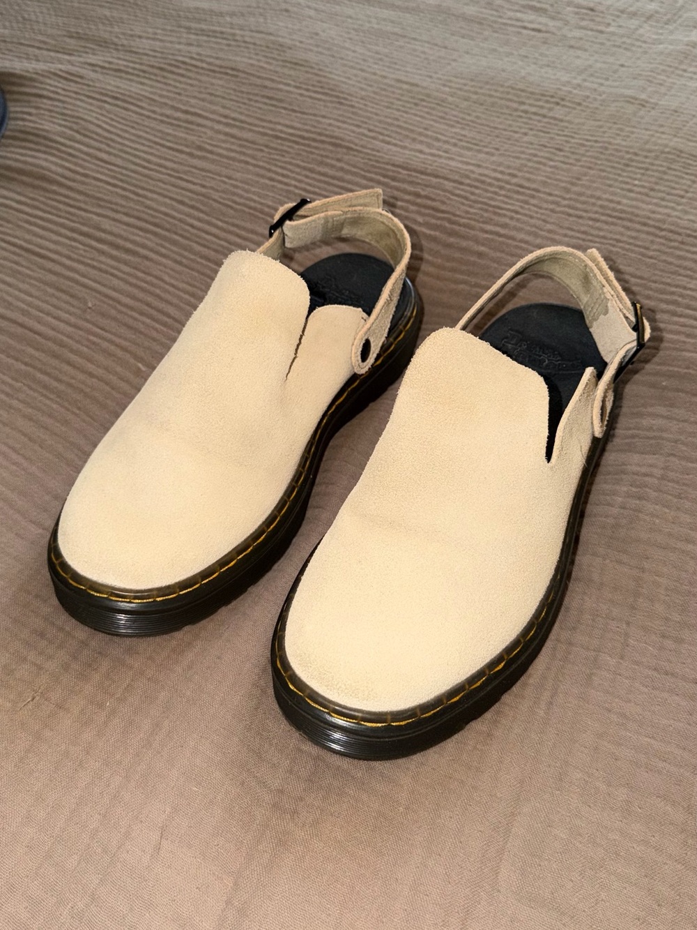Women’s Dr. Martens Clog/Slide Carlson Tan